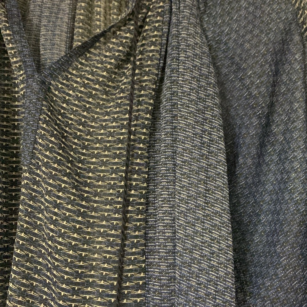 Lucky Brand Los Angeles Ca made in India light and airy top - Picture 3 of 6